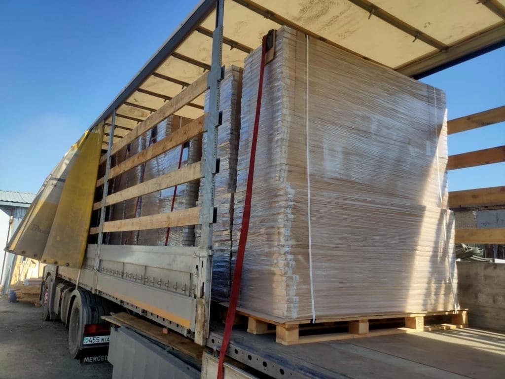 Упаковка дверей для экспорта из Казахстана